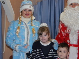 Настя и Ваня Симкины загадали желания Деду Морозу и Снегурочке
