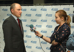 Артем Семиколенов — генеральный директор ООО "Газпром энерго" — перед спектаклем