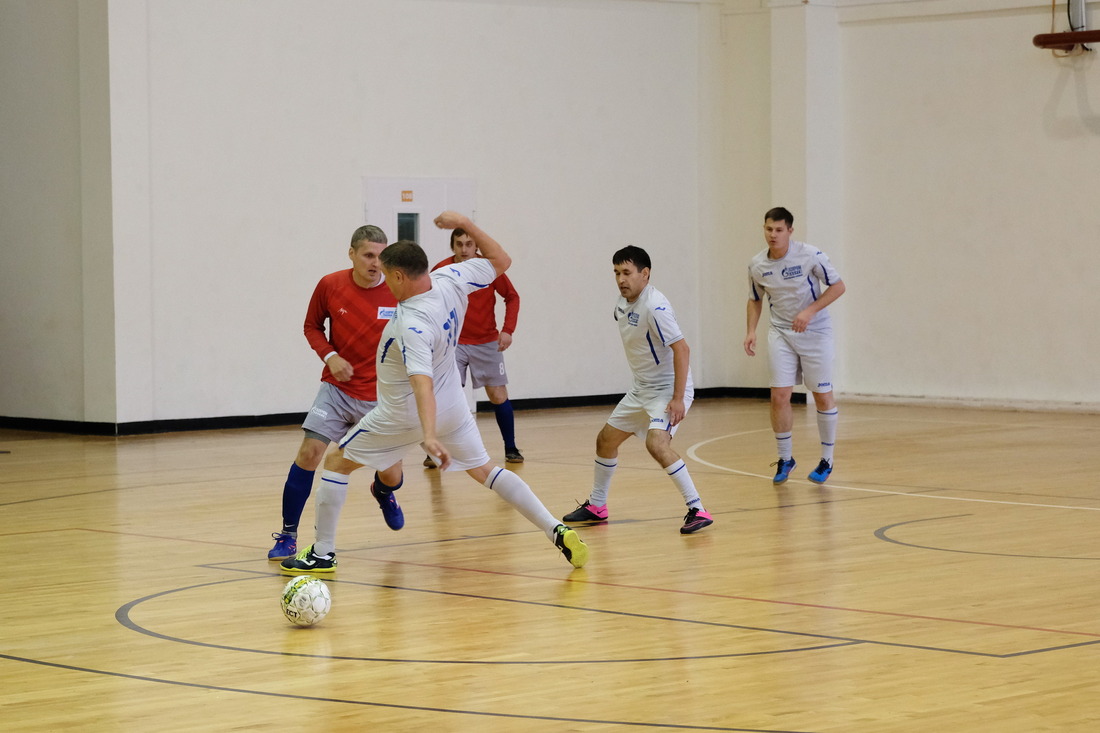 Футбол: команды Уренгойского и Надымского филиалов